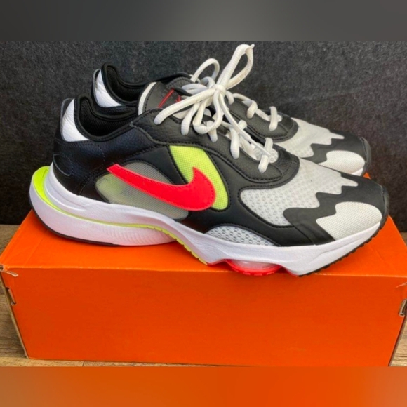 Nike WMNS Air Zoom Division Black Flash Crimson Sneakers Size 10 NWOT MSRP $100 - Picture 8 of 11